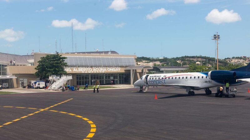 Gregorio LuperΓ³n International Airport (POP)