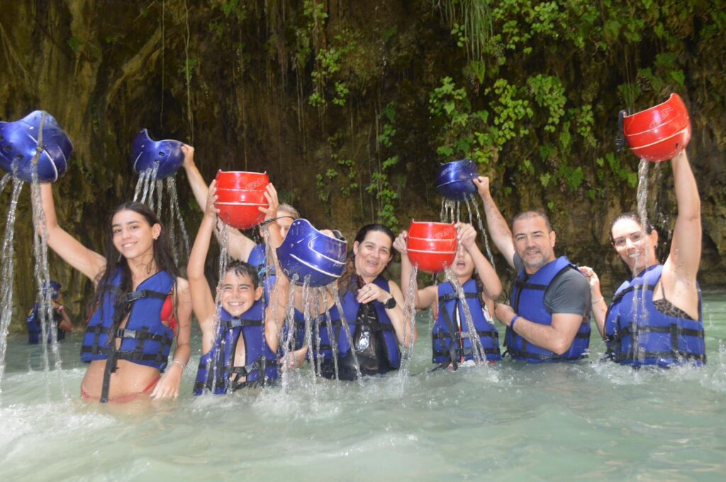 Best Waterfall y Monkeys Vacation Package 12