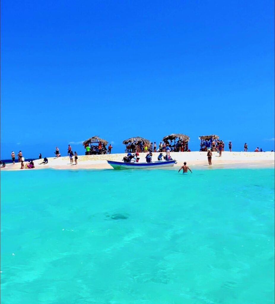 Best Deals for Paradise Island (Cayo Arena) 7